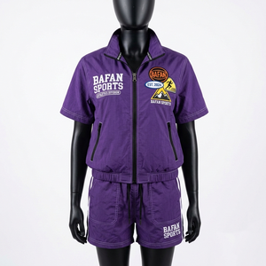 Conjunto Corto de Chaqueta Cortavientos Morada para Mujer, Premium, 120 GSM, Poliéster Taslon, con Cierre y Logotipo Personalizado - Product Image 1