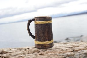 Chope à bière en bois poli faite à la main, marron rétro, style traditionnel - Product Image 3