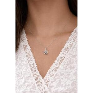 Collar con colgante de halo circular abierto con diamante talla cojín, oro blanco macizo, engaste pavé, medallón flotante, geométrico, delicado, clásico - Product Image 3