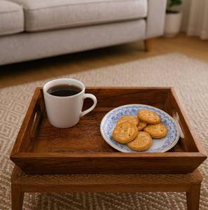 Plateau en bois d'acacia massif fait main, plateau de service pour le petit-déjeuner, table basse et ottoman, accessoire de cuisine durable et décoration intérieure - Product Image 4