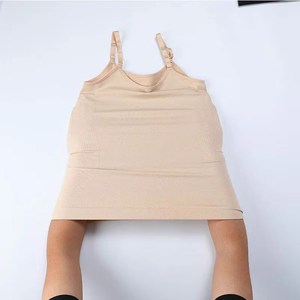 Camiseta sin mangas blanca para mujer, cuello redondo, color sólido, transpirable, de punto, con spandex y algodón, estilo minimalista, corte regular - Product Image 3