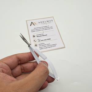 Ciseaux droits à ressort blancs mats personnalisables avec logo, légers, pour manucure et sourcils, en acier inoxydable - Product Image 4