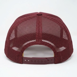 Gorra Trucker Unisex Personalizada Color Borgoña de 6 Paneles con Malla Trasera Ajustable, Gorra Casual para Adultos, Uso en Primavera y Verano - Product Image 3