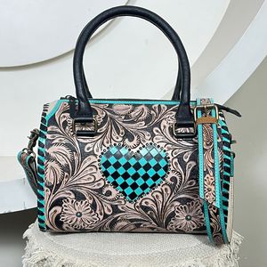 กระเป๋าดัฟเฟิลกระเป๋าเดินทางแบบเร็วทำจากหนังแท้พร้อมลายหัวใจสีเทอร์ควอยซ์กระเป๋าถือหนังวัวลายดอกไม้สไตล์ตะวันตกสำหรับผู้หญิง - Product Image 4