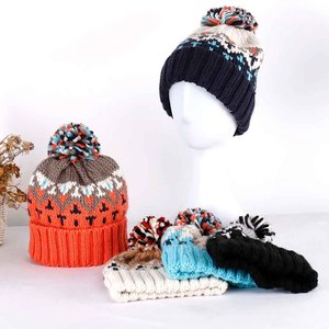 Vente en gros de bonnets en tricot d'hiver de couleur unie avec logo personnalisé, bonne qualité, vêtements d'hiver pour adultes - Product Image 3