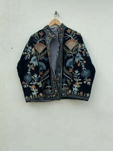 Chaqueta de terciopelo Kantha hecha a mano para mujer al por mayor con bordado Suzani, chaqueta de manga larga, ropa exterior de boutique - Product Image 3