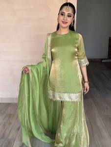 Ensemble Sharara en soie lourde verte pour femme, Salwar Kameez brodé, tenue ethnique traditionnelle pakistanaise, séchage rapide, pour fêtes et mariages - Product Image 1