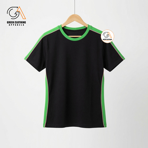 Vêtements grecs pour femmes, t-shirt de sororité 100% coton, logo Alpha Kapa brodé, 300 grammes, design tendance et écologique - Product Image 1