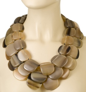Elegante Collar de Cuerno con Diseño Artístico Minimalista, Perfecto para las Tendencias de Joyería Contemporánea y para el Uso Diario - Product Image 2