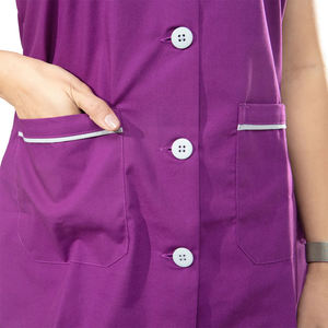 Tenue médicale de qualité supérieure pour femmes, col rabattu, fermeture boutonnée, coupe décontractée, pour personnel hospitalier et de santé. - Product Image 5