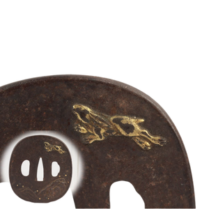 Tsuba japonaise de la période Edo en fer incrusté, motif Iroe Lapin et Vagues Brutes, garde d'épée non marqué - Product Image 1