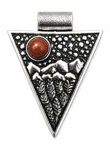 Collier Statement Gothique Bohème Fait Main avec Pendentif Triangle en Laiton Plaqué Or et Pierre Dorée, Vente en Gros - Product Image 1