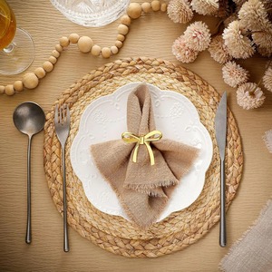 Porte-serviettes en or avec design nœud pour une décoration de table élégante, idéal pour les restaurants, hôtels et la maison. - Product Image 4