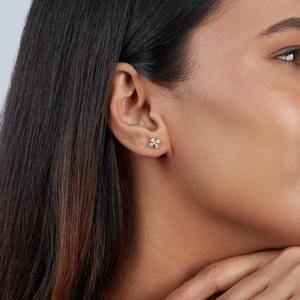 Pendientes de Flor de Trébol con Diamantes Cultivados en Laboratorio, Oro de 14K, Clúster de Diamantes Pequeños, Minimalistas, 8 Piedras, Regalo para Aniversario de Bodas o Fiesta - Product Image 5