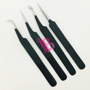 Pince à épiler professionnelle de haute qualité pour extensions de cils, avec pointe argentée, antidérapante, couleur noire, logo personnalisable - Product Image 1