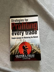 Las estrategias para beneficiarse en cada operación de Oliver L. Velez, libro de tapa dura, éxito de ventas para adultos - Product Image 2