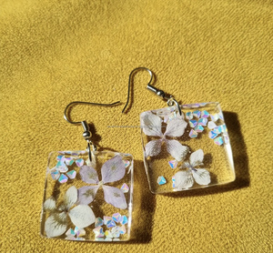 ต่างหูเรซิ่นที่มีคุณภาพดีที่สุดดีไซน์ดอกไม้ที่ทันสมัยทำจากโลหะผสมทองแดงผสมเพชรหลักสำหรับงานแต่งงานของเด็กผู้หญิงผู้หญิงใช้ในงานเลี้ยง - Product Image 4