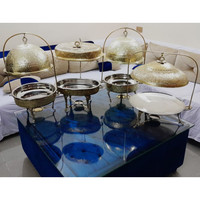 Goldener runder Messing-Chafing-Dish, handgefertigt im antiken Design, Edelstahl-Buffet-Servierbehälter mit Kuppeldeckel für Hotel und Restaurant