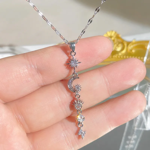 Collar con diseño de sol para mujer, chapado en oro blanco de 0.03µm de grosor, con incrustaciones de circonita y cadena de cable. - Product Image 2