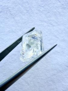 Bague en saphir blanc de qualité supérieure, bijou de fiançailles, provenant d'un fabricant indien, au meilleur prix - Product Image 1