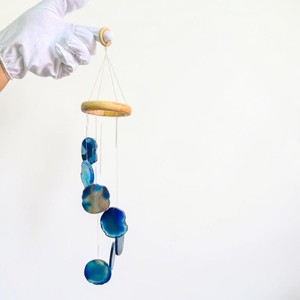 Campana de Viento Artesanal de Cristal de Ágata Azul Pulido con Tema de Amor Tradicional, Escultura Colgante para Decoración del Hogar, Manualidades DIY - Product Image 3