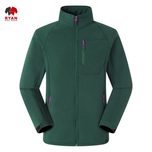 แจ็คเก็ตซอฟต์เชลล์ดีไซน์พิเศษสำหรับผู้ชายจาก Ryan Pro Gear เนื้อผ้านุ่มสบาย ปิดด้วยซิป พร้อมโลโก้แบบกำหนดเองและดีไซน์กระเป๋า - Product Image 2