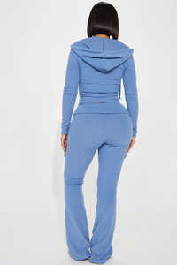 Conjunto Deportivo Y2K para Mujer con Pedrería, Sudadera con Capucha y Pantalones Acampanados - Product Image 6