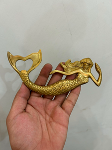 Abridor de Botellas de Latón Vintage con Forma de Sirena, Abridor de Botellas de Cerveza de Metal Dorado con Forma de Sirena, Accesorio Decorativo Náutico para Bar, Hecho a Mano - Product Image 1