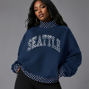 Sweat-shirt surdimensionné personnalisé pour femme, col montant à pois, style rétro universitaire, vêtement de sport graphique - Product Image 1