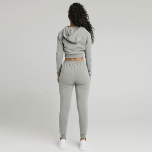 Conjunto Deportivo de Dos Piezas para Mujer, Chaqueta Cortavientos con Bloques de Color y Pantalones Jogger Cortos, Transpirable - Product Image 3