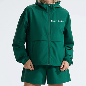 ชุดเซ็ตเสื้อแจ็คเก็ตและกางเกงขาสั้นสีพื้นทรงหลวมสำหรับผู้หญิง แบบกันลมและกันน้ำ สไตล์ลำลอง รับผลิตแบบ OEM/ODM - Product Image 1