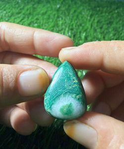 Piedra Preciosa Suelta de Jade Verde Natural, Corte Pera, con Cambio de Color, 29x25x5mm, 54 Quilates, de Rajasthan, para Joyería - Product Image 2