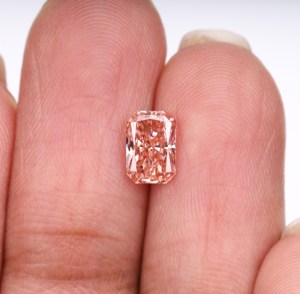 OM GEMS Diamant synthétique rose taille radiant 1,00 CT, fantaisie, percé au laser, rempli, certifié IGI pour la fabrication de bijoux - Product Image 6