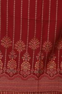 Écharpe longue en soie brodée pour femmes, motif ethnique rayé rouge avec franges, à porter toute l'année - Product Image 4