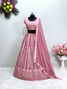 Ensemble Lehenga en Faux Georgette avec broderie de créateur, orné de miroirs et de diamants, accompagné d'un chemisier et d'un dupatta en Faux Georgette - Product Image 1