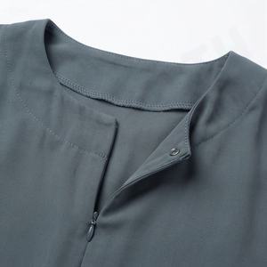 Abaya pour femmes de qualité supérieure, design islamique traditionnel uni, légère, manches longues, longueur maxi, style décontracté pour les occasions quotidiennes - Product Image 4