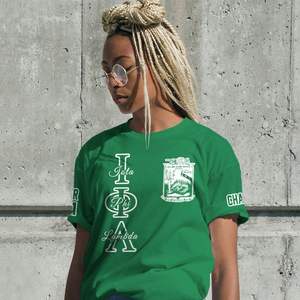 Camiseta Iota Phi Lambda Verde Esmeralda con Cuello Redondo, Diseño Personalizado del Capítulo, Unisex, Corte Griego, Ligera, Informal - Product Image 3