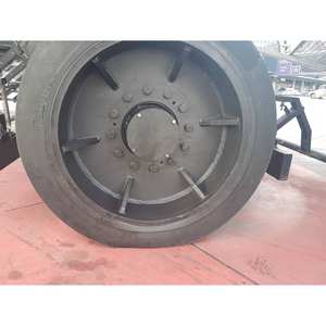 Neumático Sólido 40x16x30 de 30 Pulgadas de Alta Resistencia para Uso en Puentes de Embarque y Remolques de Aeropuertos - Product Image 2