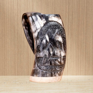 Corne à boire Viking gravée et polie, en corne de buffle naturelle, faite à la main, avec logo personnalisé, pour bière médiévale et hydromel portable - Product Image 5