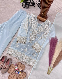 ชุดส่าหรีปักลายแบบดั้งเดิมสีฟ้าอ่อนสำหรับเด็กผู้หญิง เหมาะสำหรับงานแต่งงานและงานปาร์ตี้ จากซัพพลายเออร์ชาวอินเดีย - Product Image 4