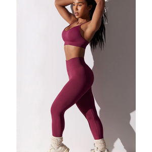 Fabricante de Conjuntos de Yoga Personalizados, Leggings y Sujetador Deportivo de Poliéster y Spandex con Diseño Personalizado, Logotipo y Bajo MOQ - Product Image 2