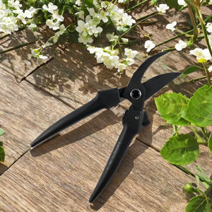 Tijeras de Podar Japonesas de Acero Inoxidable para Jardín, con Mango de Plástico Negro, 7.5 Pulgadas - Product Image 6