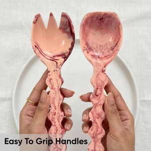 Juego de utensilios para ensalada de resina ámbar vintage con mango texturizado personalizado, cuchara y tenedor, apto para lavavajillas y horno - Product Image 3