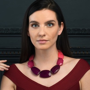 Collier en résine de haute qualité, poli, design moderne, fait main, perles en résine époxy naturelle, bijoux fantaisie personnalisés - Product Image 1