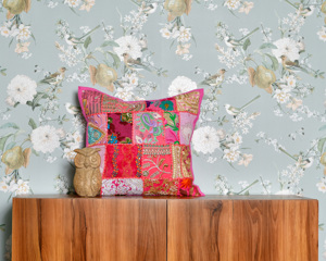 Housse de coussin en patchwork de coton pur, faite à la main par des artisans indiens, provenant du cœur de la décoration ethnique de Jaipur, Inde. - Product Image 1