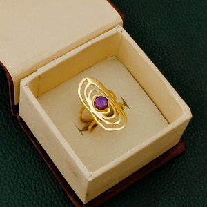 Bague ajustable en améthyste violette plaquée or, motif tourbillon, faite à la main, large et imposante, avec pierre précieuse naturelle, bijou bohème - Product Image 2