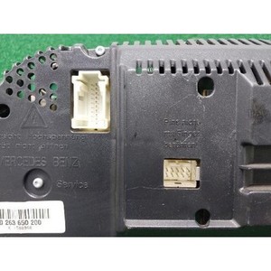 แผงหน้าปัดรถยนต์ S-class ปี 2005-2009 มือสอง ของแท้ รหัส 0263650200 - Product Image 3