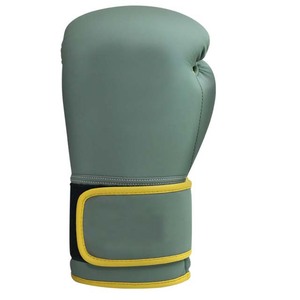 Gants de boxe en cuir de protection avec logo personnalisé imprimé pour adultes, usage en salle de sport - Product Image 2
