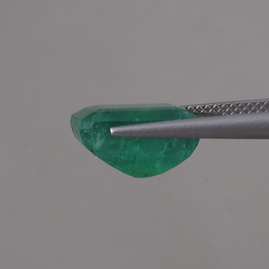 Émeraude Naturelle en Gros Certifiée IGI, Pierre Précieuse Libre, 6,48 Carats, Coupe Émeraude, Forme Octogonale 12x9mm, Vert Premium à Changement de Couleur - Product Image 2