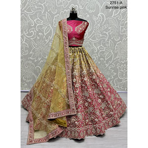 Collections de velours de vêtements de mariée indiens pour la mariée avec le travail de Zarkhan par Fabzone - Product Image 2